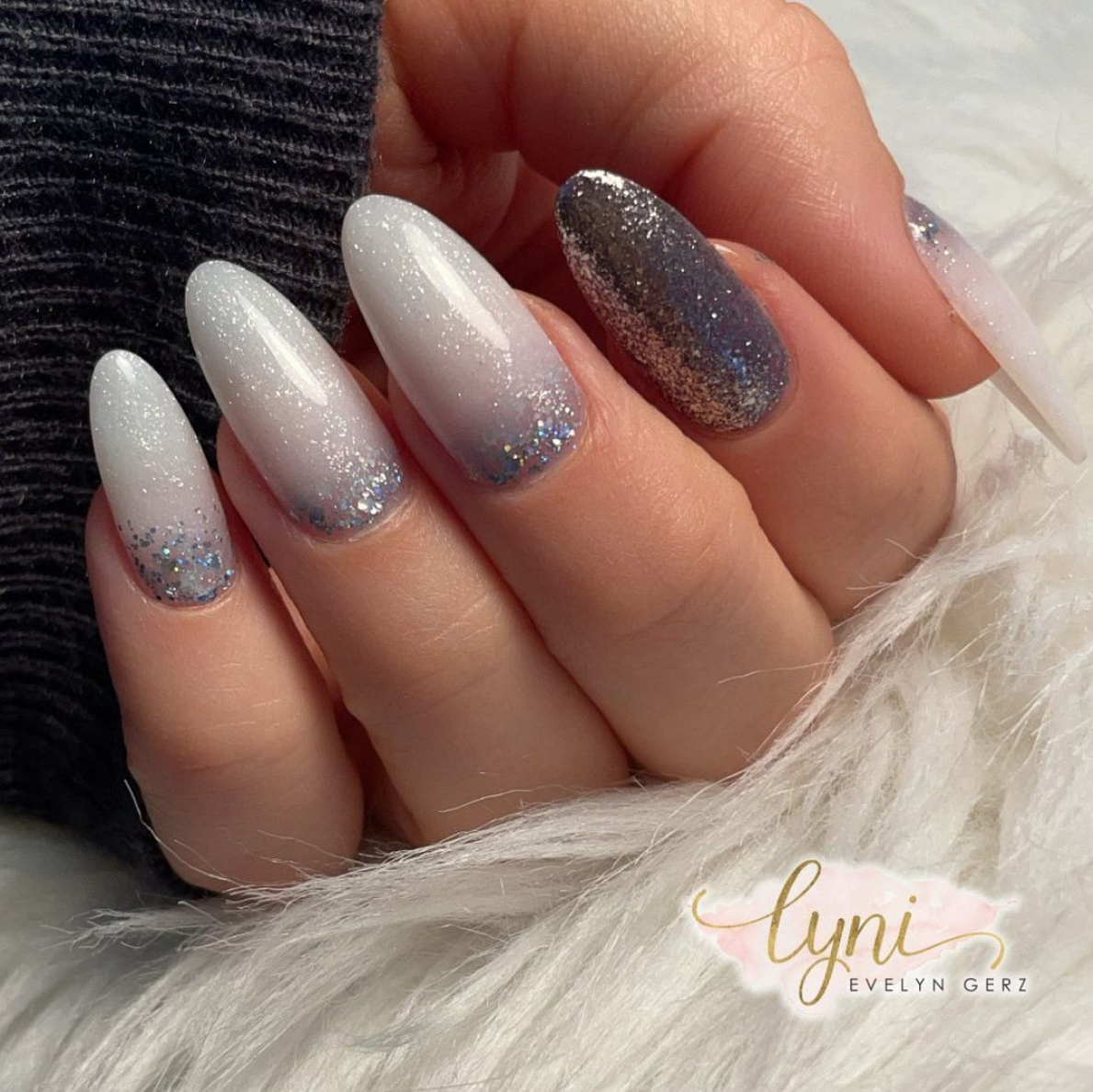 NAGELDESIGN GLITZER & DAS FUNKELN AUF DEINEN NÄGELN