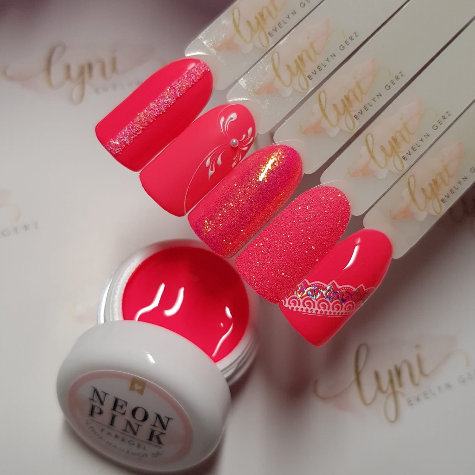 Neon Pink · Dekogel 5ml** für Nageldesign Nägel & Nagelstudios Neon Pink · Dekogel 5ml**, deko, dekogel, farbe, farbgel, fuchsia, gel, leuchtend, magenta, pink für Nägel im Nageldesign & Nagelstudios
