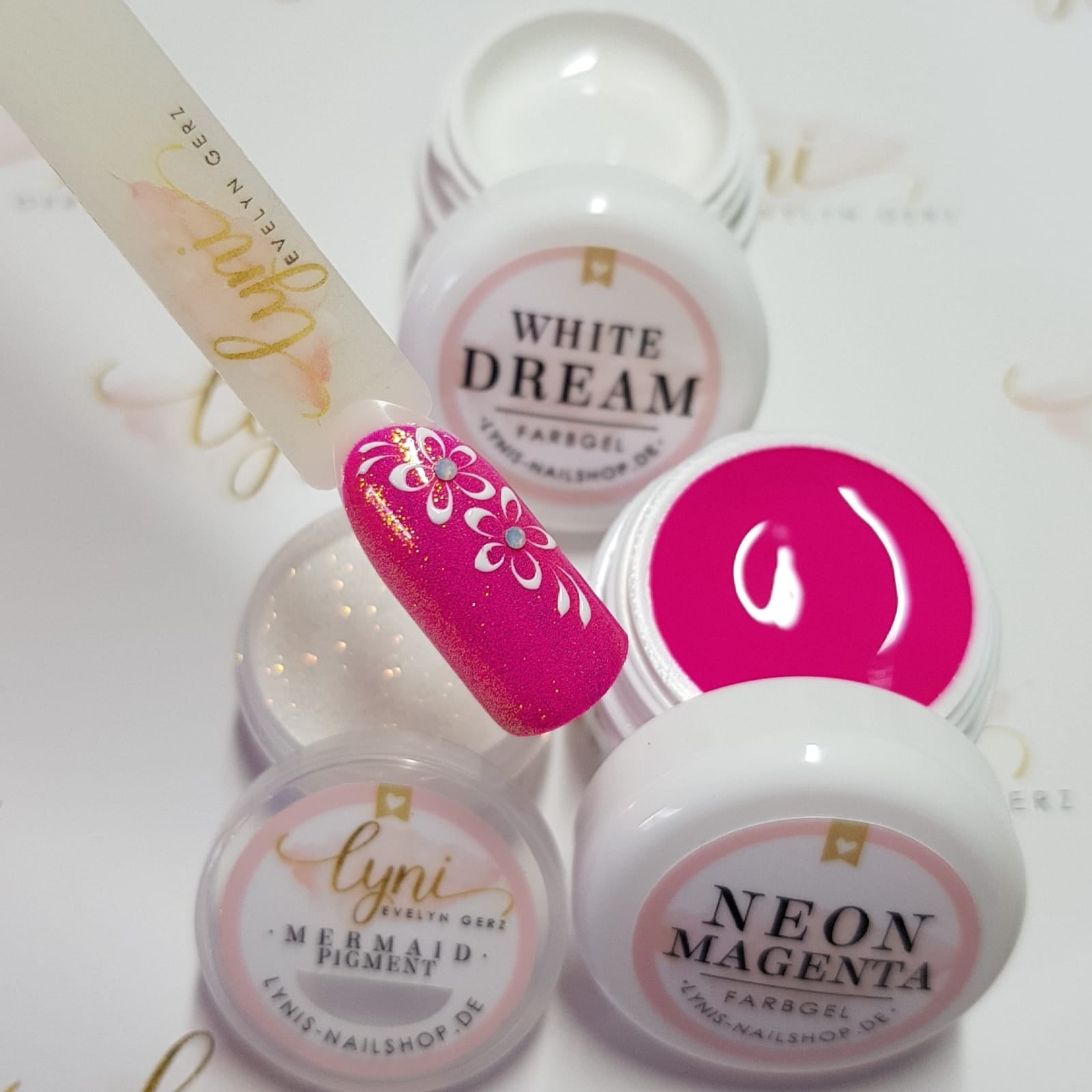Neon Magenta · Dekogel 5ml** für Nageldesign Nägel & Nagelstudios Neon Magenta · Dekogel 5ml**, deko, dekogel, farbe, farbgel, fuchsia, gel, leuchtend, magenta, pink für Nägel im Nageldesign & Nagelstudios