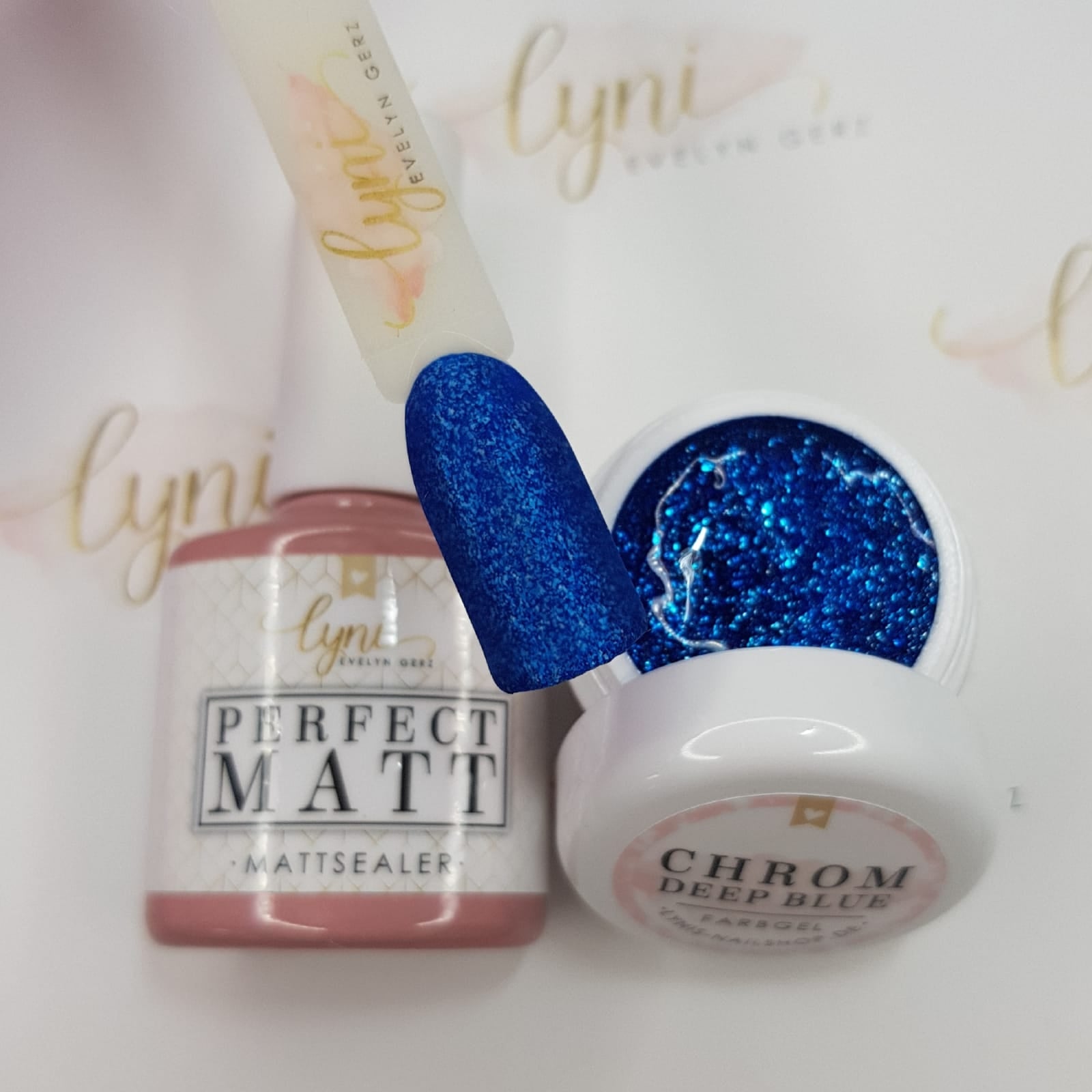 Chrom Deep Blue · Farbgel 5ml* für Nageldesign Nägel & Nagelstudios Chrom Deep Blue · Farbgel 5ml*, Blau, color gel, effektgel, Farbe für Nägel, Gel Farben, Gelnägel Farbe, Glitter Gel, Glitzergel für Nägel im Nageldesign & Nagelstudios