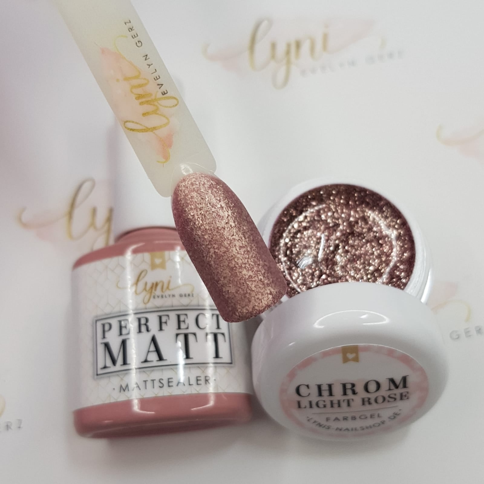 Chrom Light Rose · Farbgel 5ml* für Nageldesign Nägel & Nagelstudios Chrom Light Rose · Farbgel 5ml*, color gel, effektgel, Farbe für Nägel, Gel Farben, Gelnägel Farbe, Glitter Gel, Glitzergel, Rosa für Nägel im Nageldesign & Nagelstudios