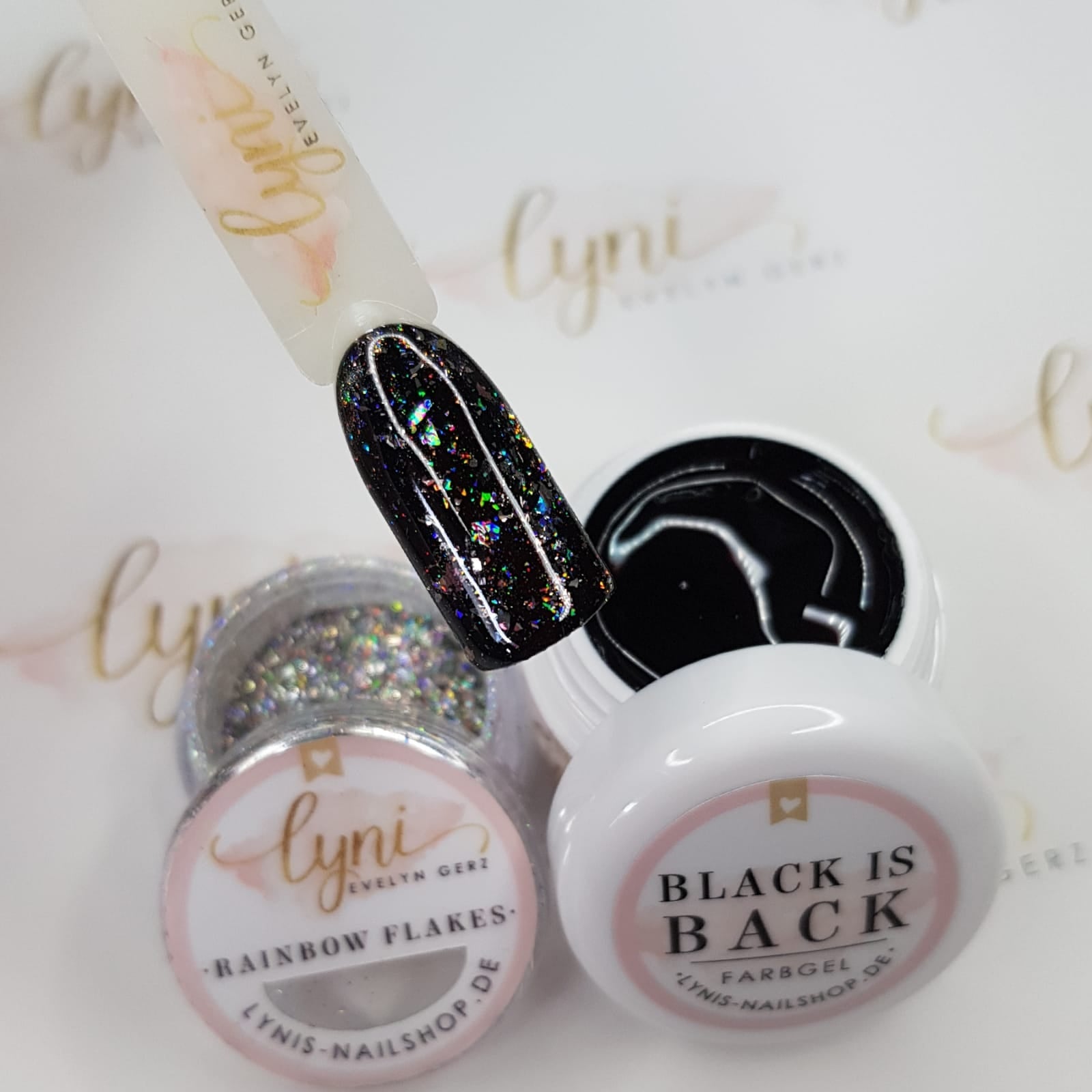 Black is back · Farbgel 5ml* für Nageldesign Nägel & Nagelstudios Black is back · Farbgel 5ml*, color gel, Farbe für Nägel, Gel Farben, Gelnägel Farbe, Schwarz für Nägel im Nageldesign & Nagelstudios