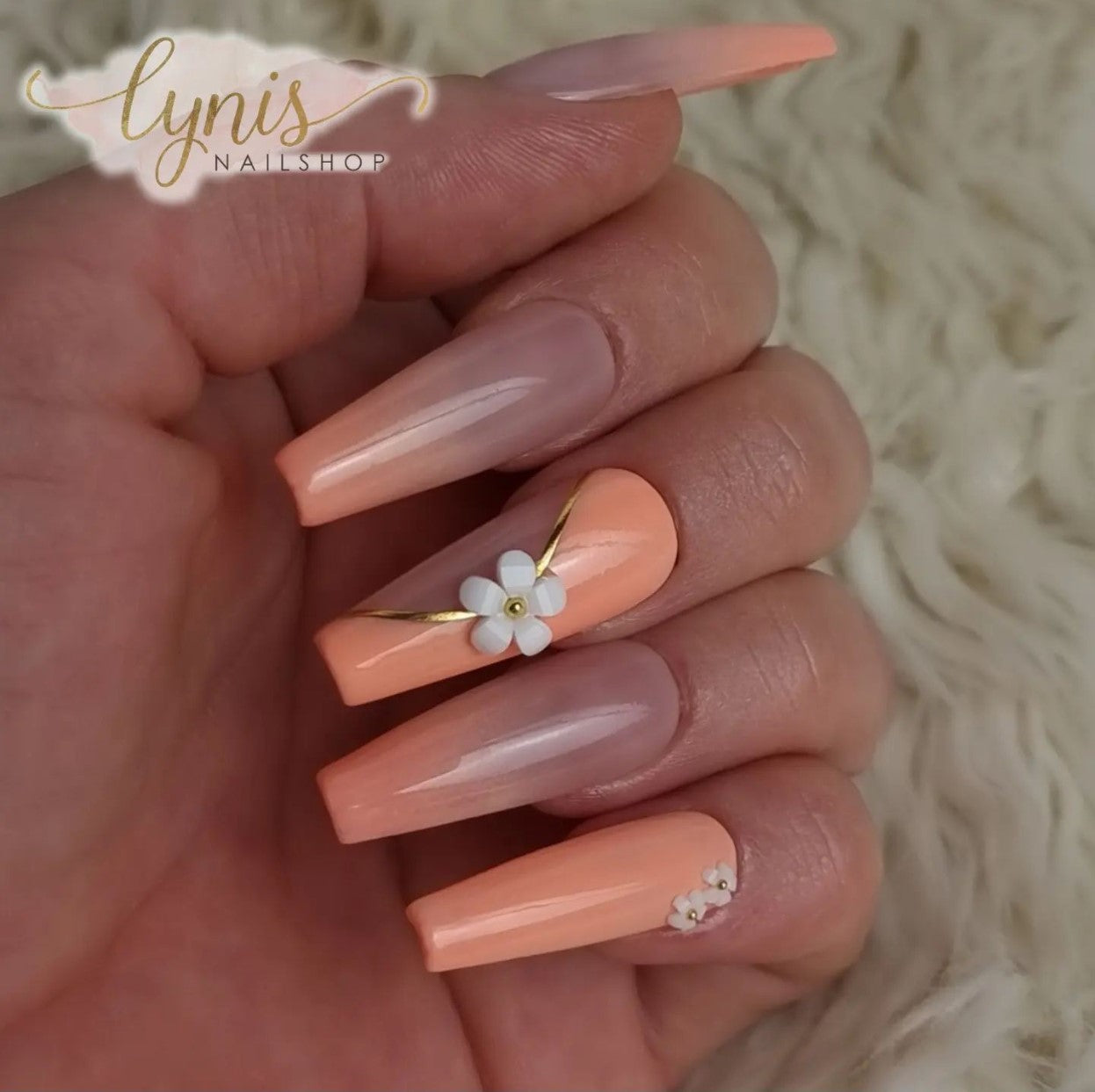 Blumen Overlays · Gold für Nageldesign Nägel & Nagelstudios Blumen Overlays · Gold, 3D Blume, Blumen weiß, Deko, Nageldesign, Nailart, Overlay, Schmuck für Nägel im Nageldesign & Nagelstudios