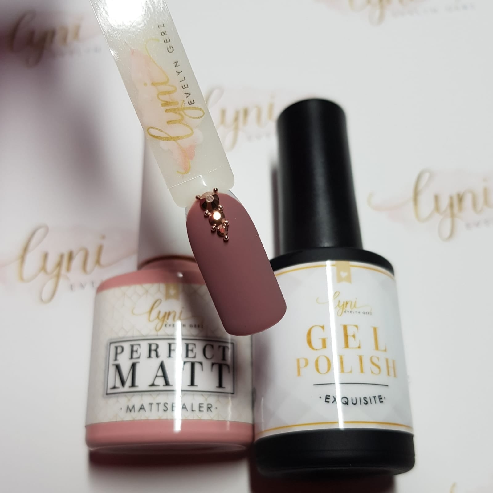 Shellac · Exquisite 7,3ml für Nageldesign Nägel & Nagelstudios Shellac · Exquisite 7,3ml, braun, gel polish, gellack, nail polish, uv lack für Nägel im Nageldesign & Nagelstudios
