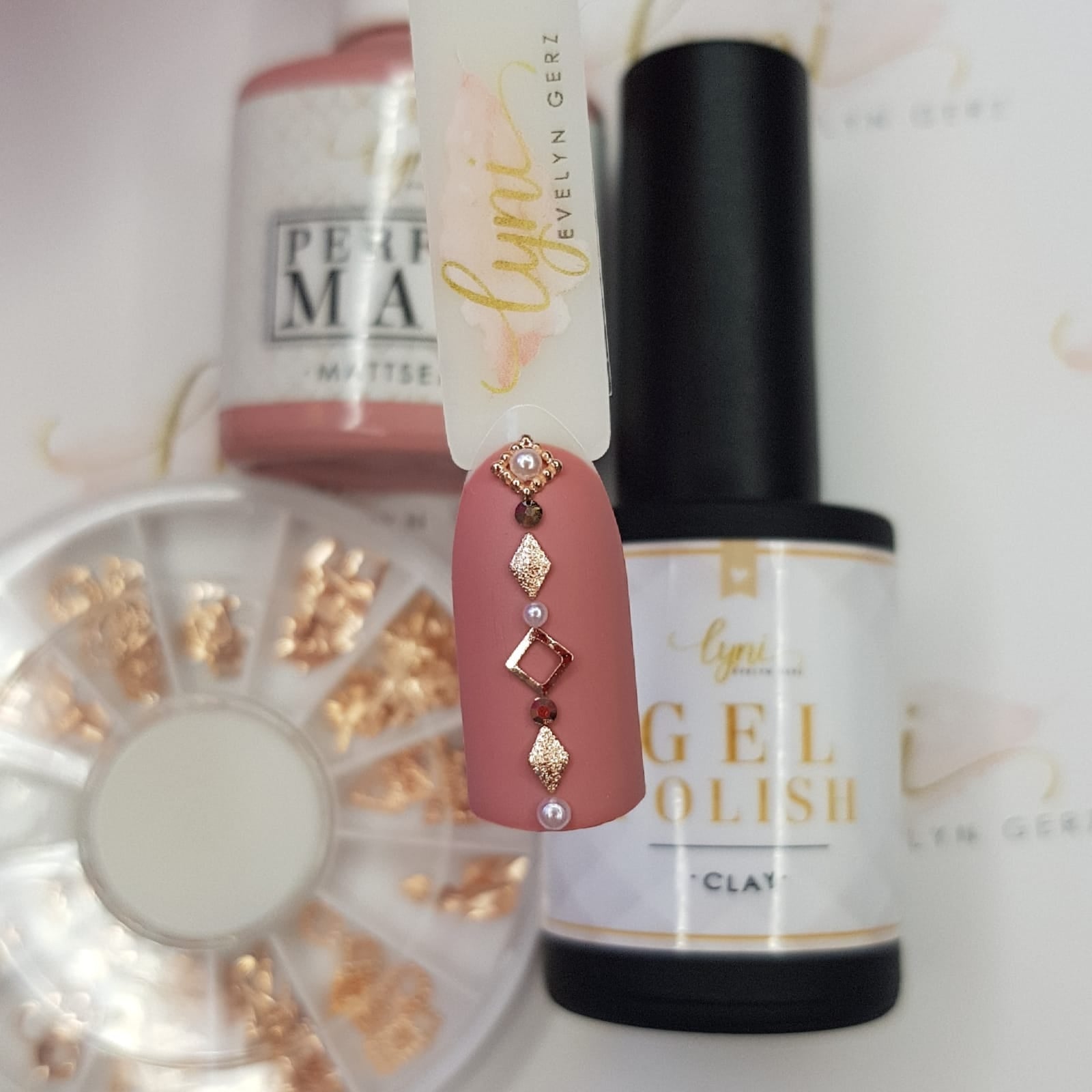 Shellac · Clay 7,3ml für Nageldesign Nägel & Nagelstudios Shellac · Clay 7,3ml, braun, gel polish, gellack, nail polish, nude, rosa, uv lack für Nägel im Nageldesign & Nagelstudios