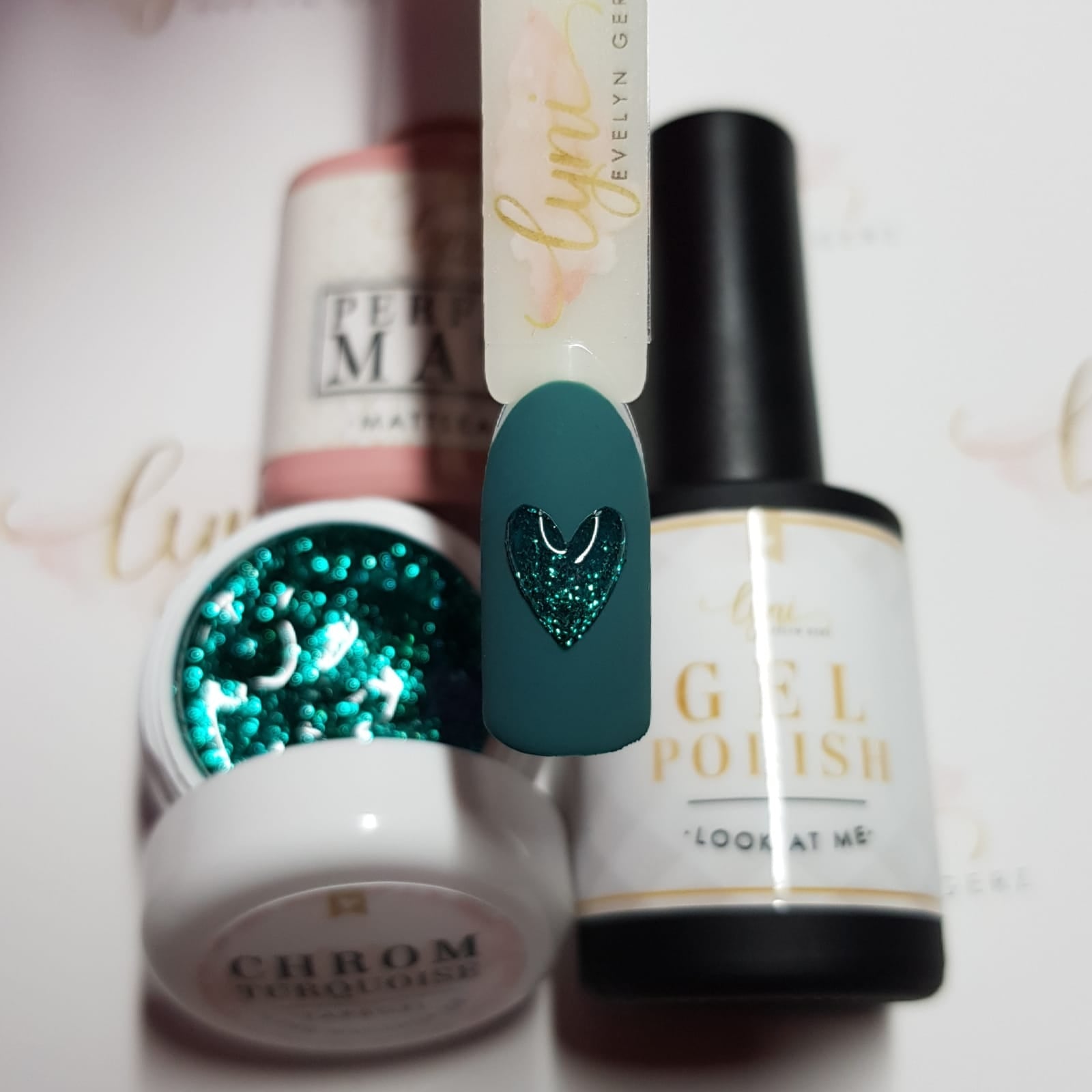Shellac · Look at Me 7,3ml für Nageldesign Nägel & Nagelstudios Shellac · Look at Me 7,3ml, gel polish, gellack, grün, nail polish, uv lack für Nägel im Nageldesign & Nagelstudios