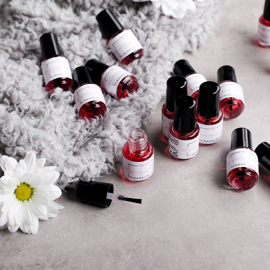 Nagelpflegeöl für Nageldesign Nägel & Nagelstudios Nagelpflegeöl, nagelhaut, nagelserum, nagelöl, pflege, öl für Nägel im Nageldesign & Nagelstudios