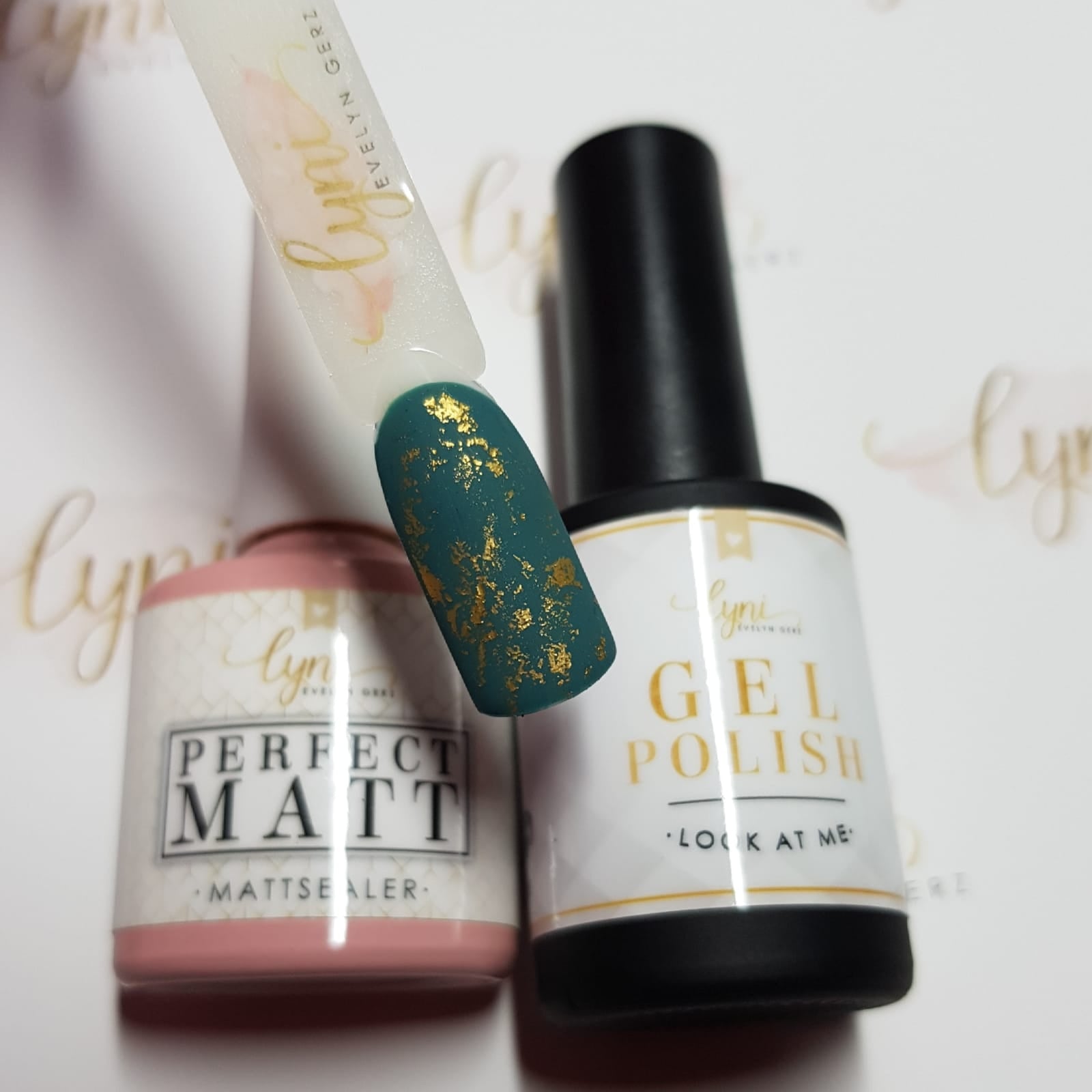 Shellac · Look at Me 7,3ml für Nageldesign Nägel & Nagelstudios Shellac · Look at Me 7,3ml, gel polish, gellack, grün, nail polish, uv lack für Nägel im Nageldesign & Nagelstudios