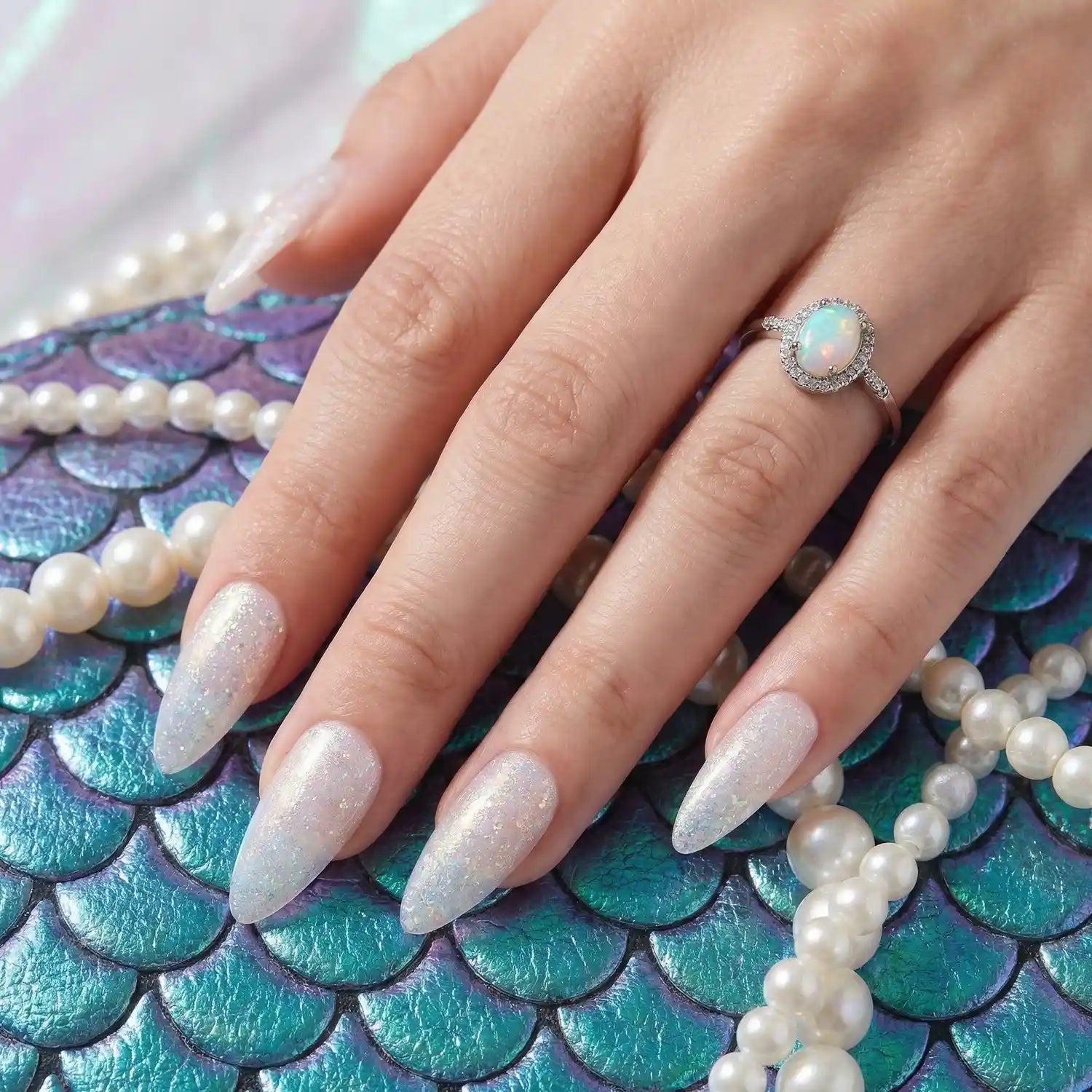 Mermaid Builder Gel · White 15ml, Aufbaugel, bunt, irisierend, schimmer für Nägel im Nageldesign & Nagelstudios