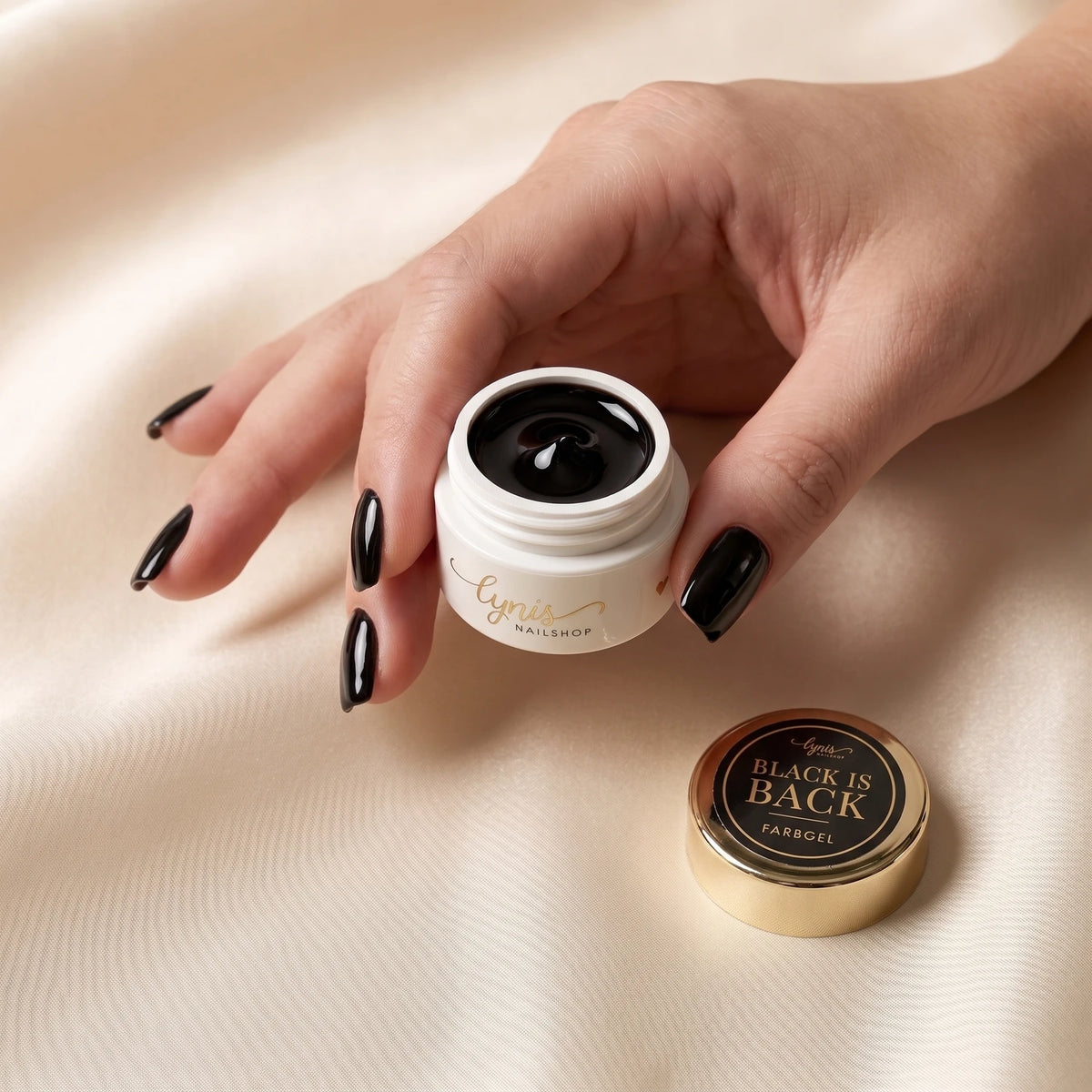 Black is back · Farbgel 5ml*