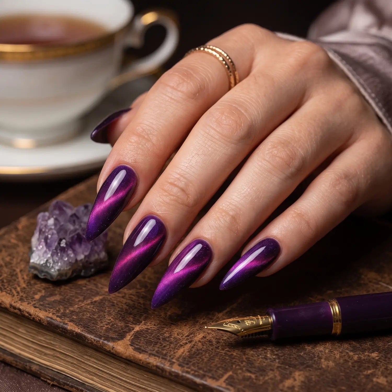 Shellac · Autumn Whisper · Cat Eye 10ml, Effekt Lack, gel polish, Gellack, hidden, Magnet Lack, nail polish, uv lack für Nägel im Nageldesign & Nagelstudios
