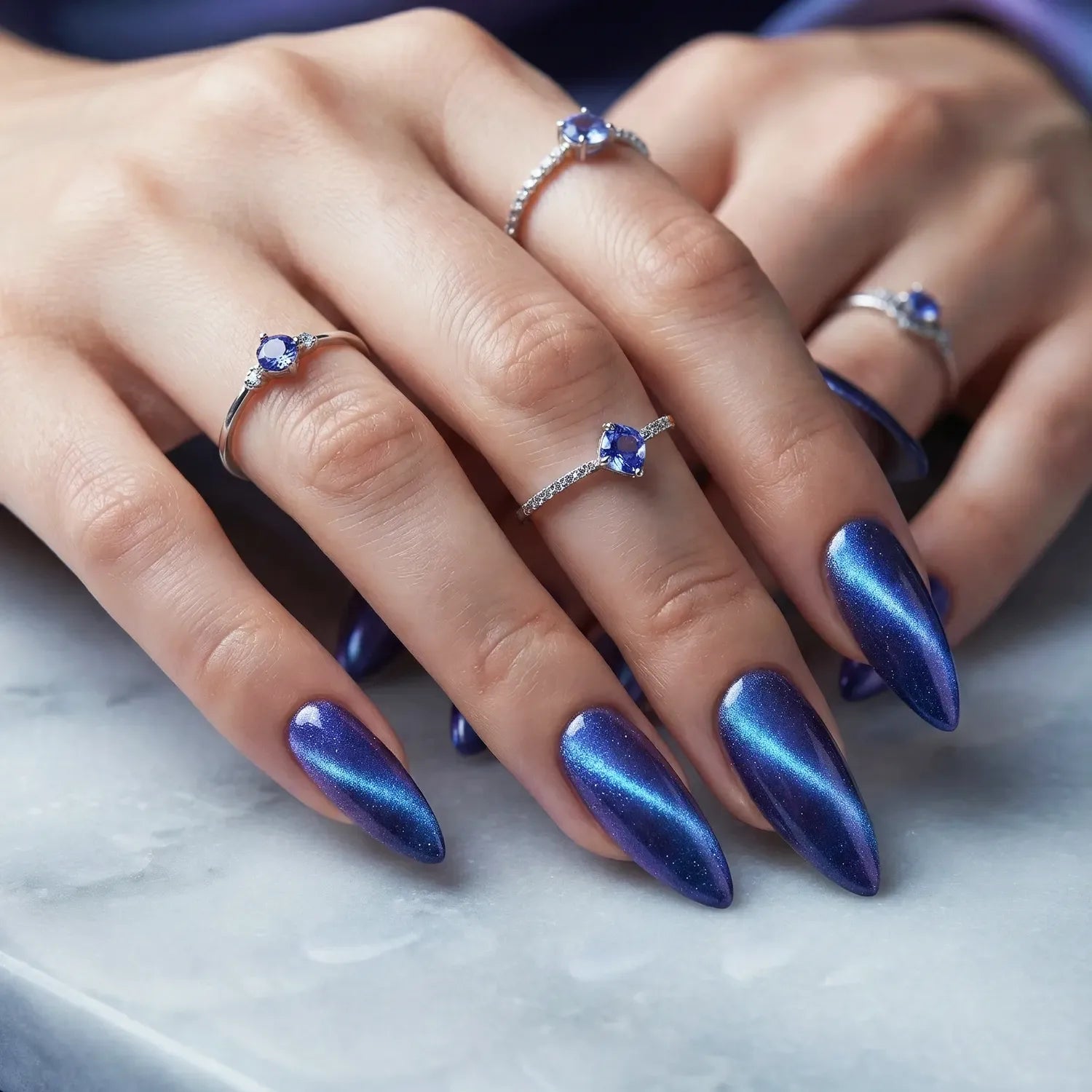 Shellac · Cat Eye Gemstone Tansanit 10ml, Effekt Lack, gel polish, Gellack, Magnet Lack, nail polish, uv lack für Nägel im Nageldesign & Nagelstudios
