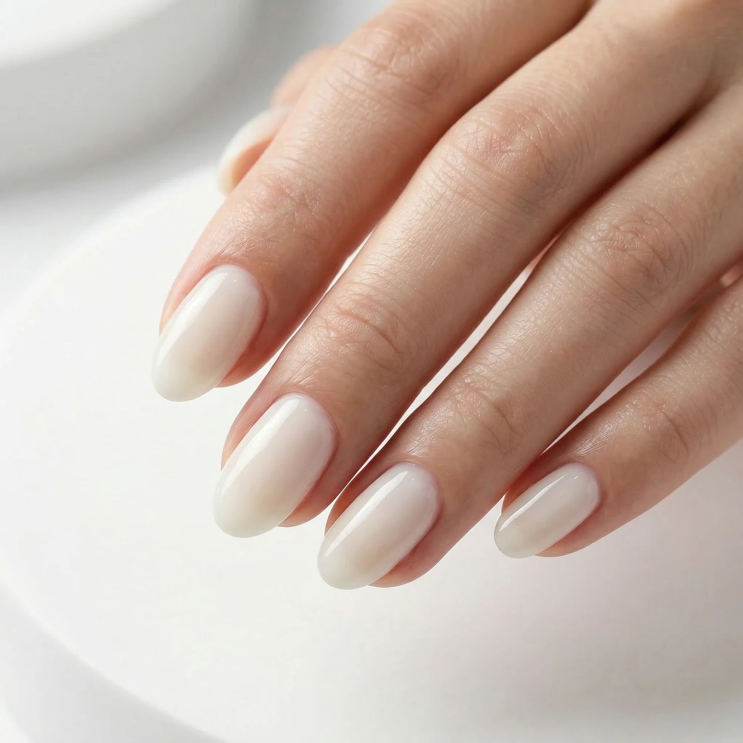 Cover · Creamy Ivory*, aufbaugel, builder gel, covergel, cremig, Elfenbein, make up gel für Nägel im Nageldesign & Nagelstudios