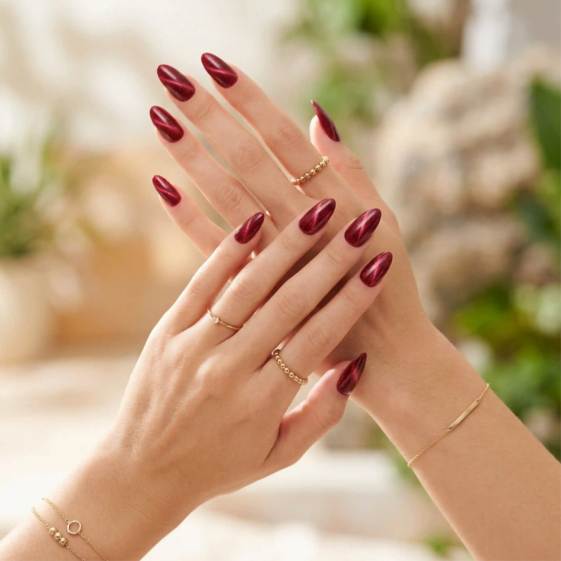 Shellac · Poppy Cat Eye Red 10ml, Effekt Lack, gel polish, Gellack, hidden, Magnet Lack, nail polish, uv lack für Nägel im Nageldesign & Nagelstudios