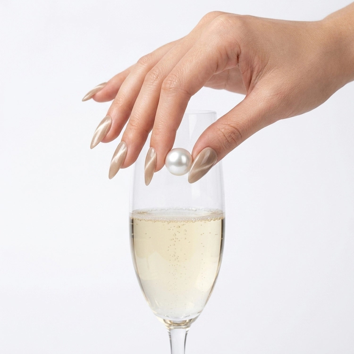 Shellac · Pearl Champagne · Cat Eye 10ml,  für Nägel im Nageldesign & Nagelstudios