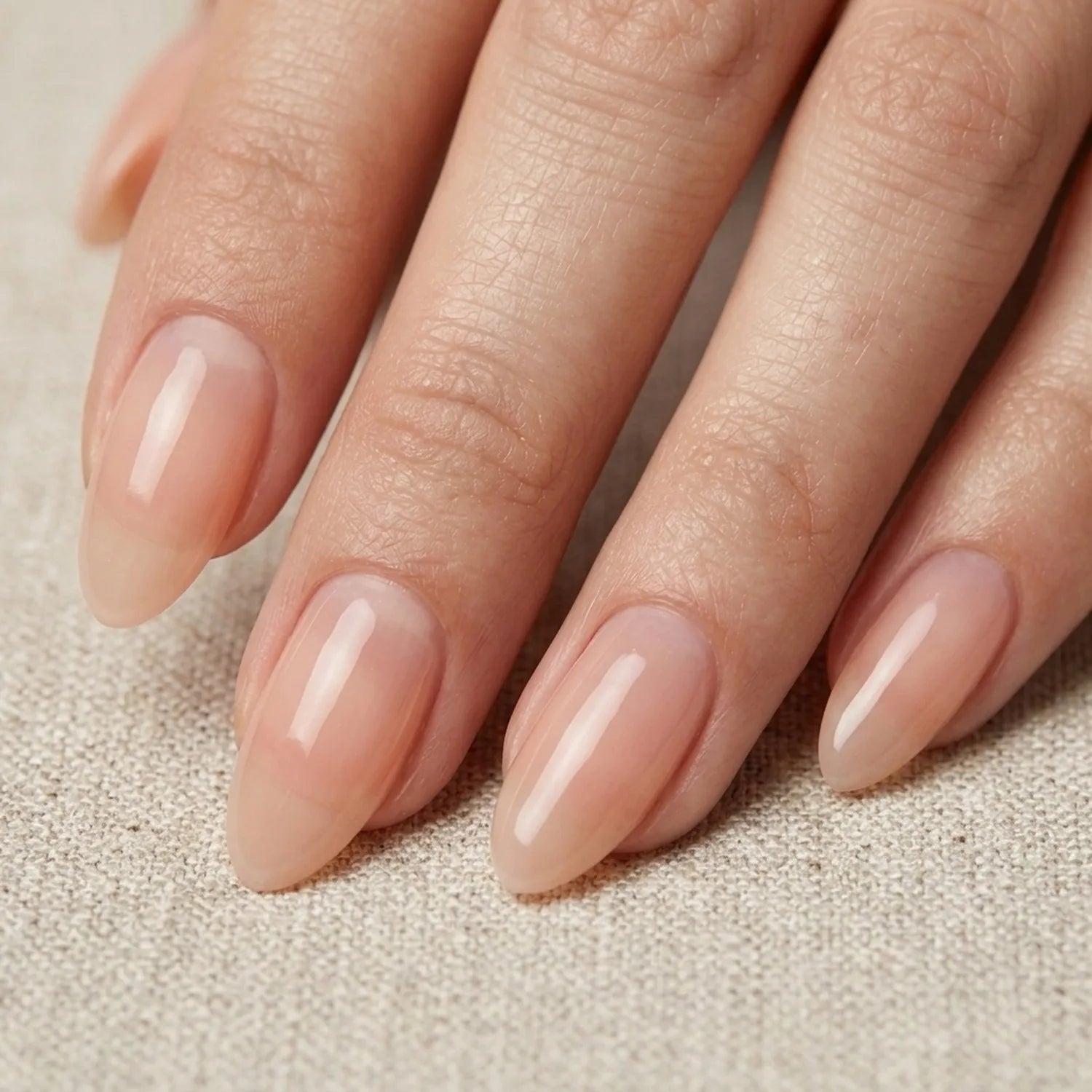 Shellac · Sheer Warm Nude 10ml, gel polish, gellack, nail polish, uv lack für Nägel im Nageldesign & Nagelstudios