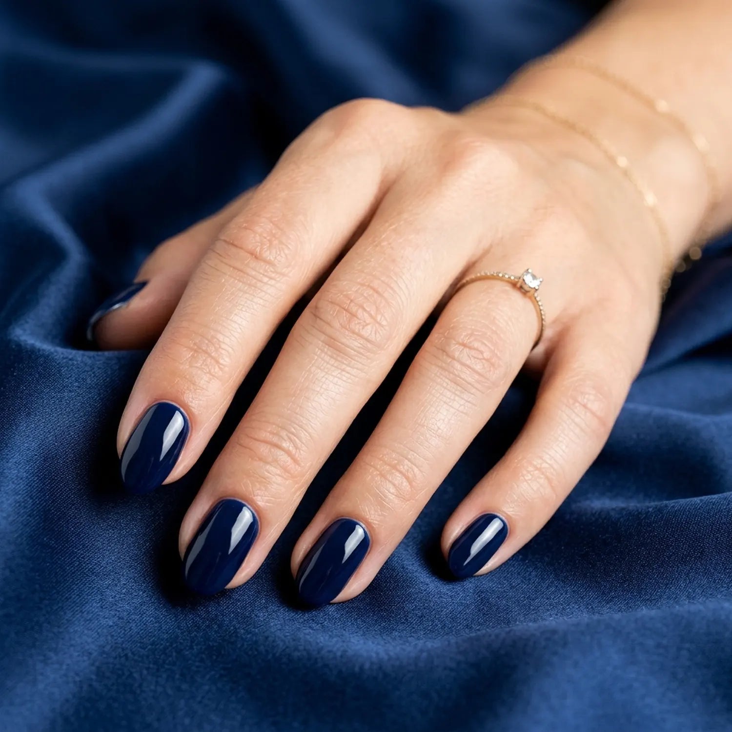 Shellac · Good Night 10ml, blau, dunkel blau, gel polish, gellack, nail polish, uv lack für Nägel im Nageldesign & Nagelstudios