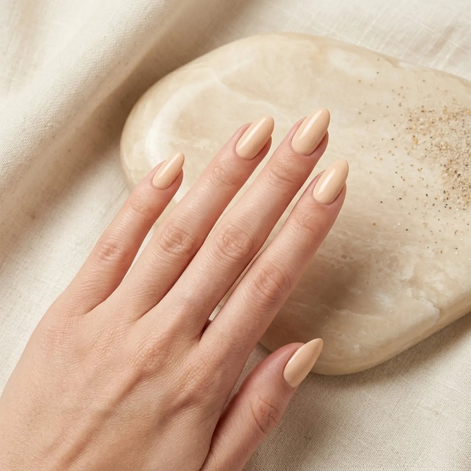 Shellac · Sandy Nude 10ml, gel polish, gellack, nail polish, uv lack für Nägel im Nageldesign & Nagelstudios