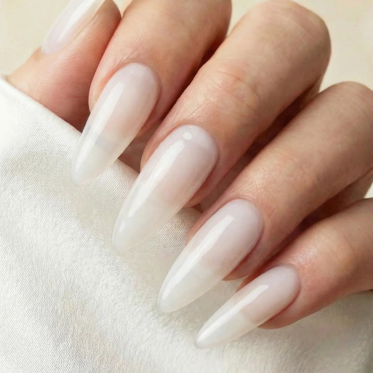Milky White Sealer · No Wipe · 10ml*, glanz Versiegler, milchiger versiegler, Top Coat, Versiegelungsgel, Versiegler, versiegler für Babyboomer, weiß für Nägel im Nageldesign & Nagelstudios