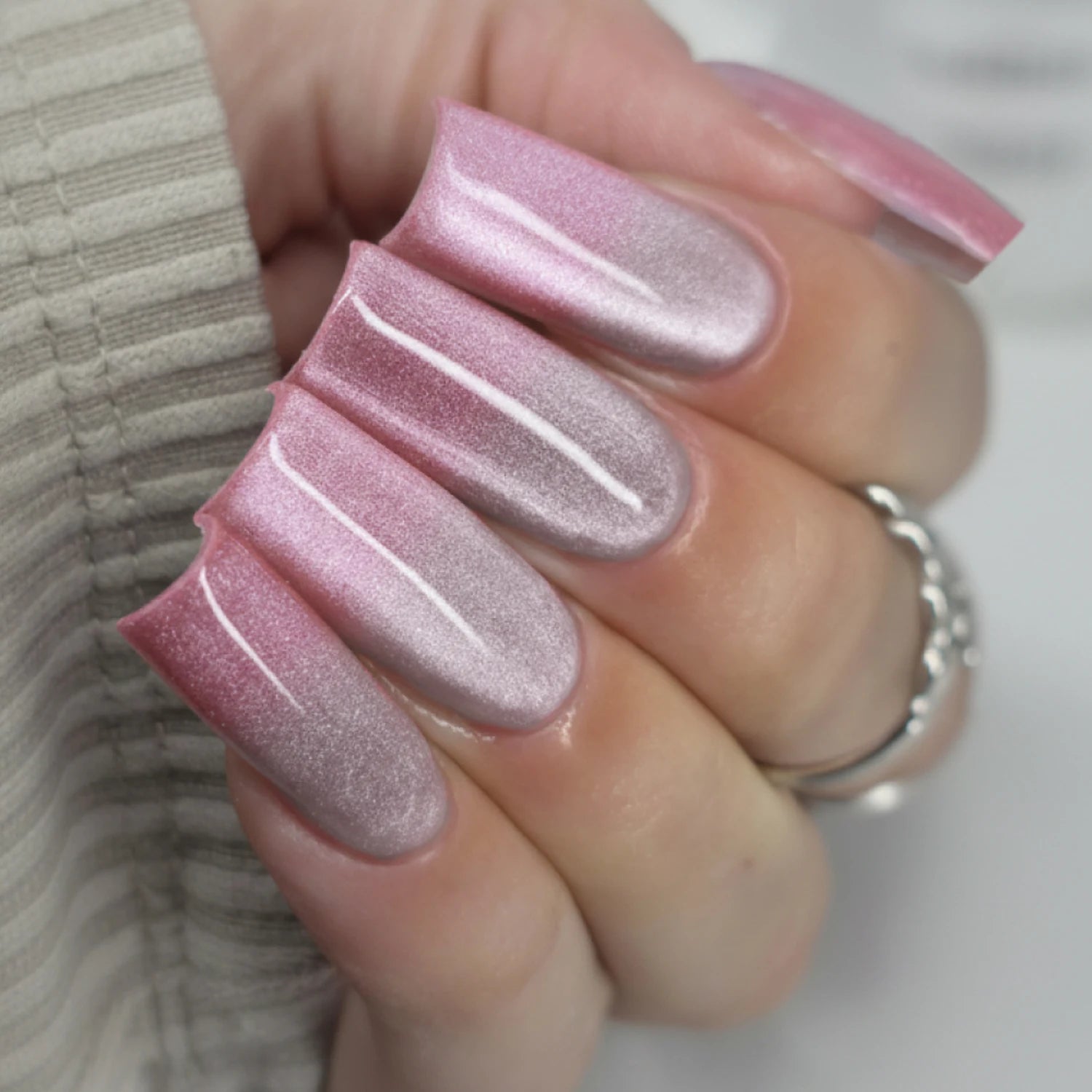 Shellac · Thermo Cat Eye Rose10ml, Effekt Lack, gel polish, Gellack, Magnet Lack, nail polish, uv lack für Nägel im Nageldesign & Nagelstudios