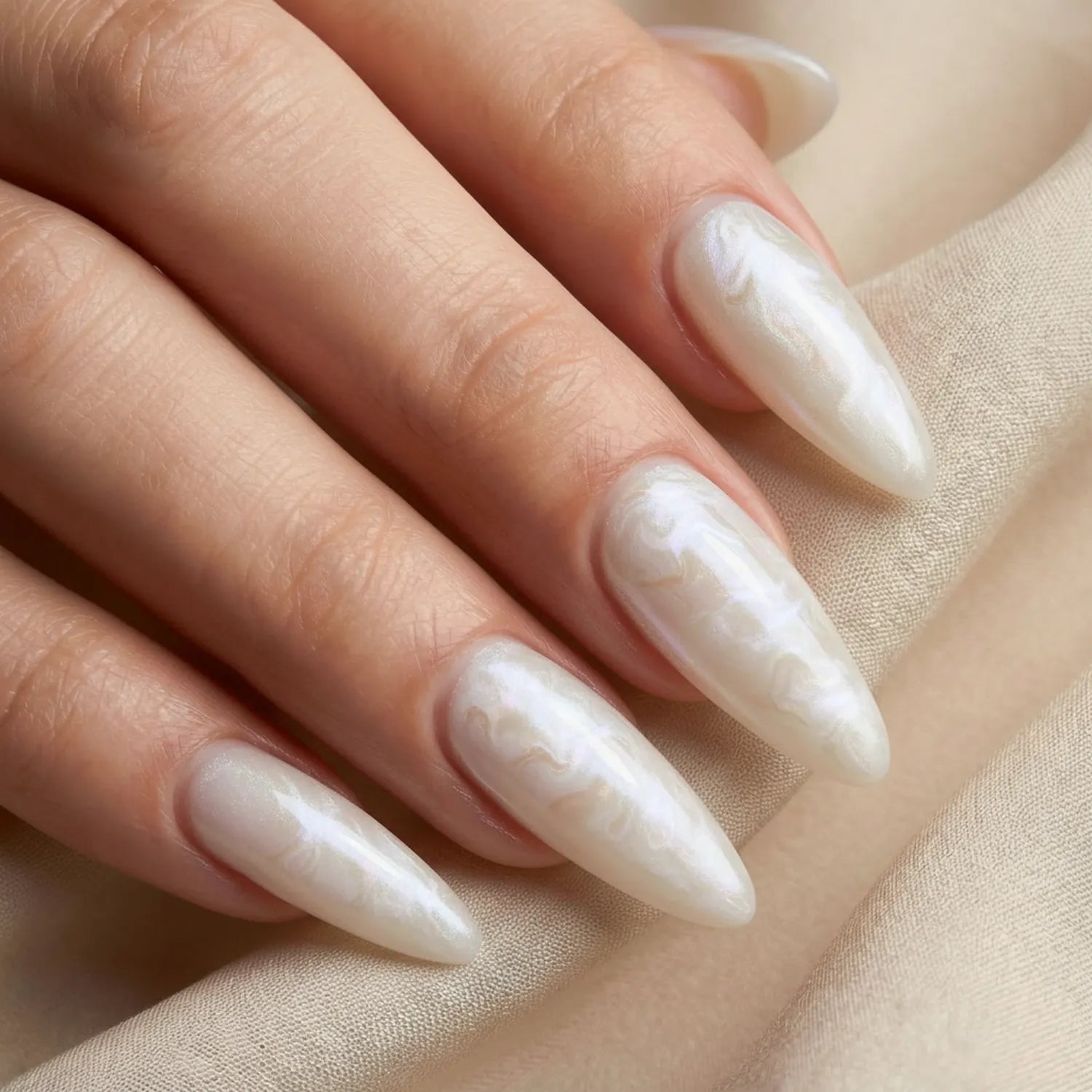 No File · Builder Gel Satin White,  für Nägel im Nageldesign & Nagelstudios